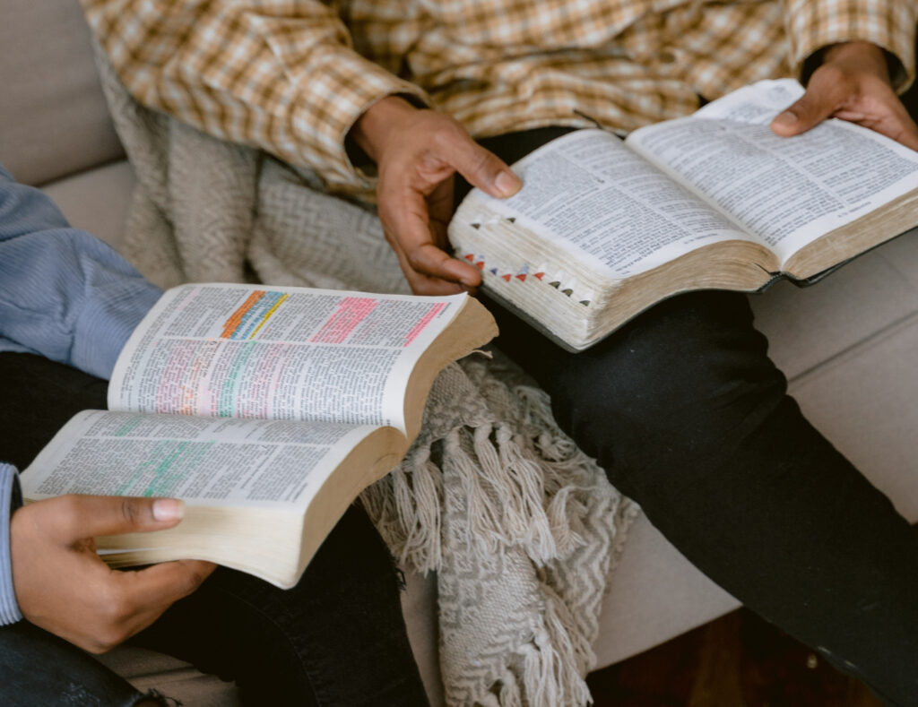 Eén rond de Bijbel – De Bijbel blijvend centraal!